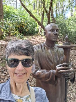 Peace statue Peace statue