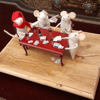 Card playing mice